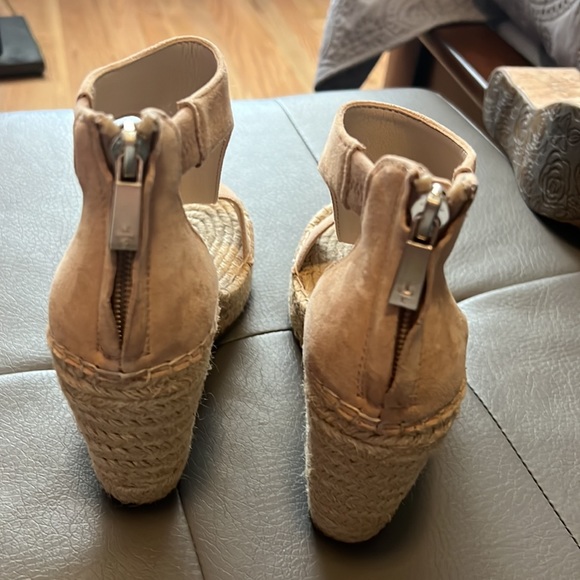 Kenneth Cole New York sandals are new and never worn. Very stylish. - Picture 4 of 4